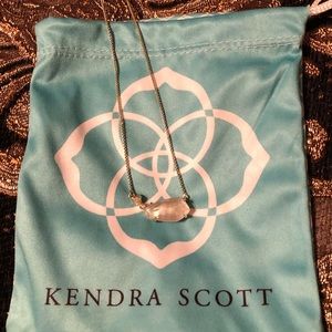 Kendra Scott necklace